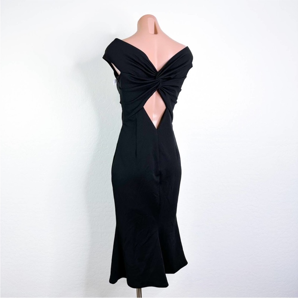 Total Flirt Dress in Black - Picture 4 of 8